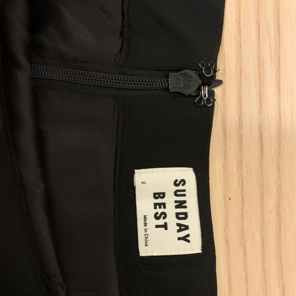 Black skirt - Picture 2 of 2